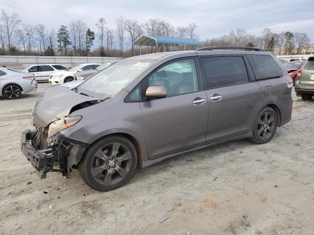 Toyota Sienna se (2016)