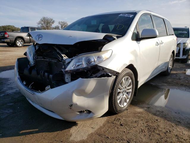 Toyota Sienna xle (2015)