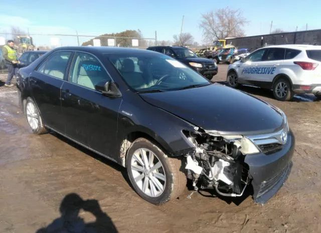 Toyota Camry hybrid (2013)