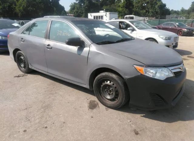 Toyota Camry hybrid (2014)