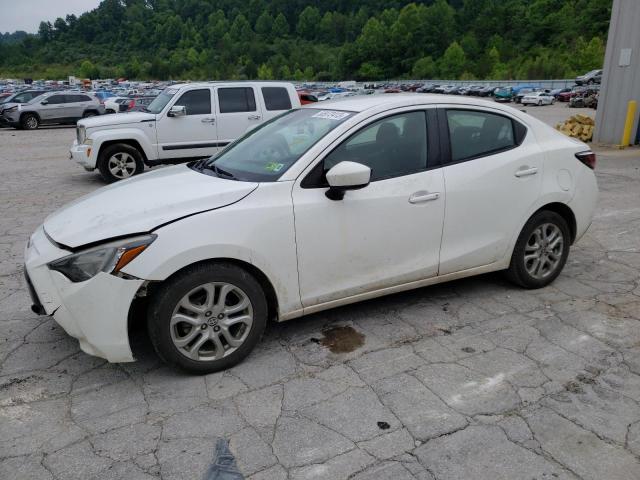Toyota Scion ia (2016)