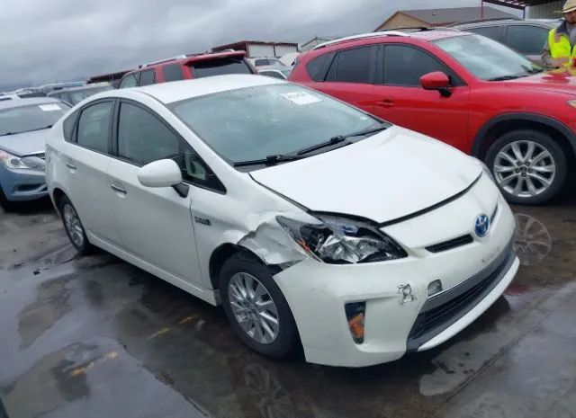 Toyota Prius plug-in (2014)