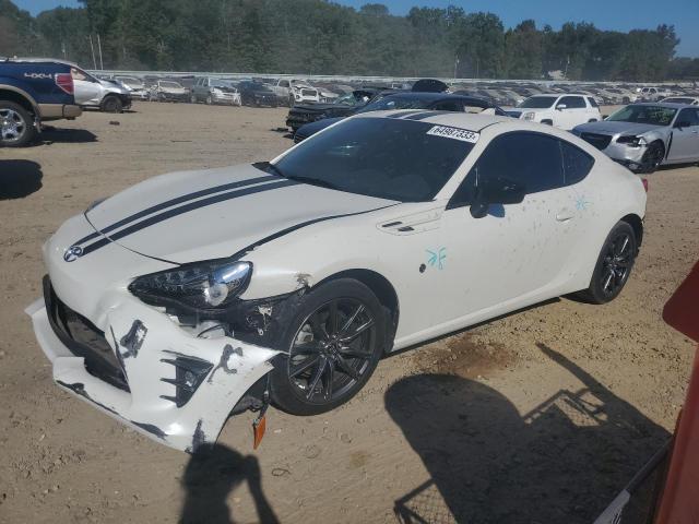 Toyota 86 base (2017)