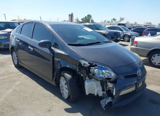 Toyota Prius plug-in (2014)