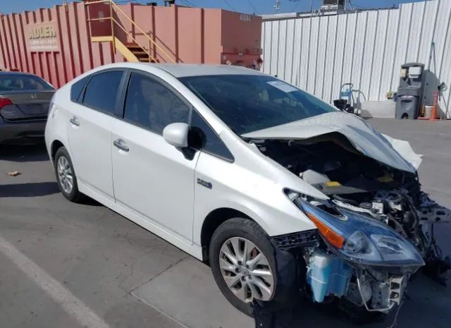 Toyota Prius plug-in (2014)