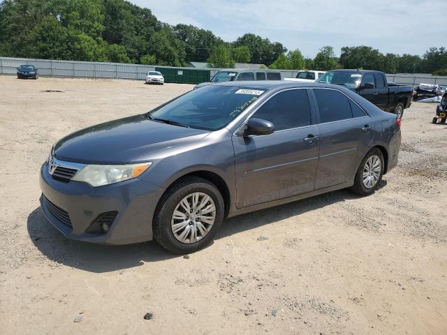 Toyota Camry l-se (2014)