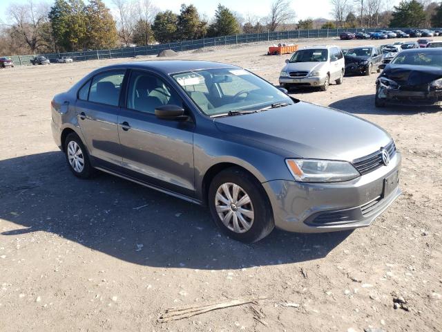 Volkswagen Jetta base (2013)