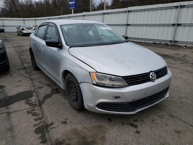 Volkswagen Jetta base (2012)