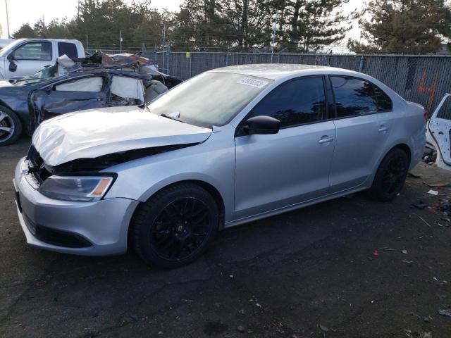 Volkswagen Jetta base (2012)