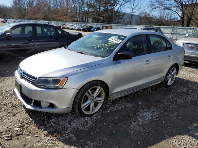 Volkswagen Jetta base (2013)