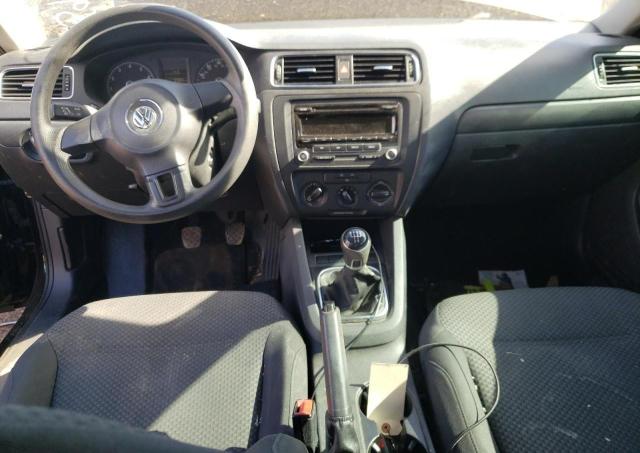 Volkswagen Jetta base (2013)
