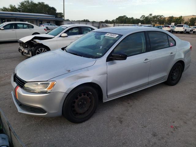 Volkswagen Jetta base (2012)