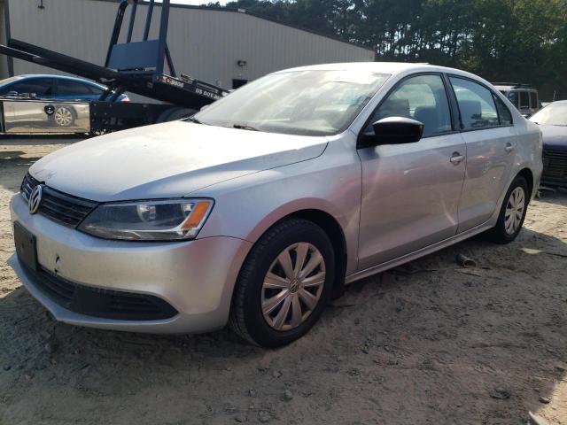 Volkswagen Jetta base (2013)