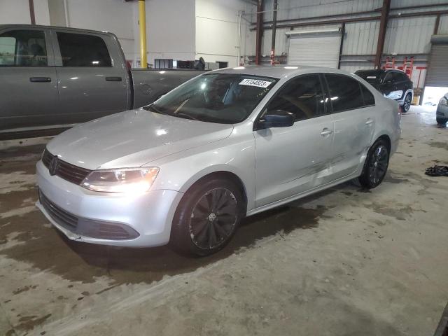 Volkswagen Jetta base (2012)
