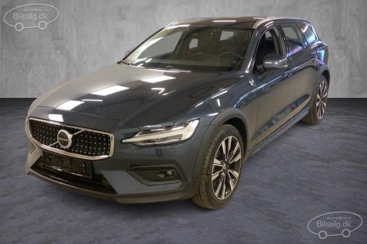 Volvo V60 cross country (2022)