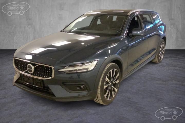 Volvo V60 cross country (2022)