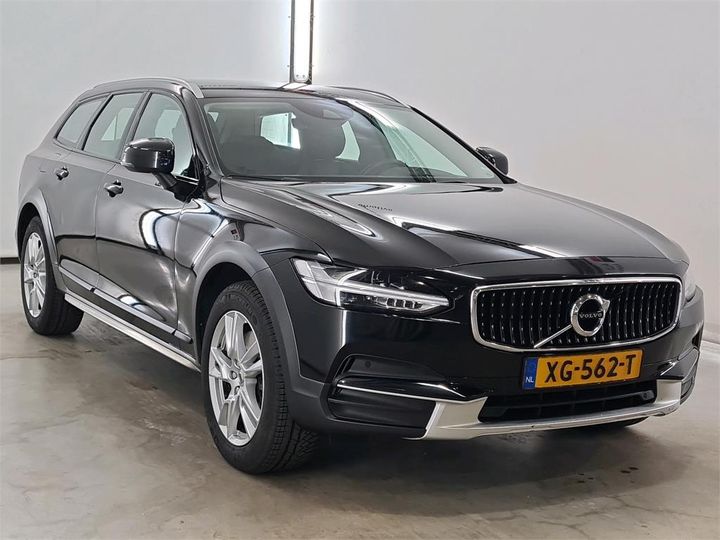 Volvo V90 cross country (2019)