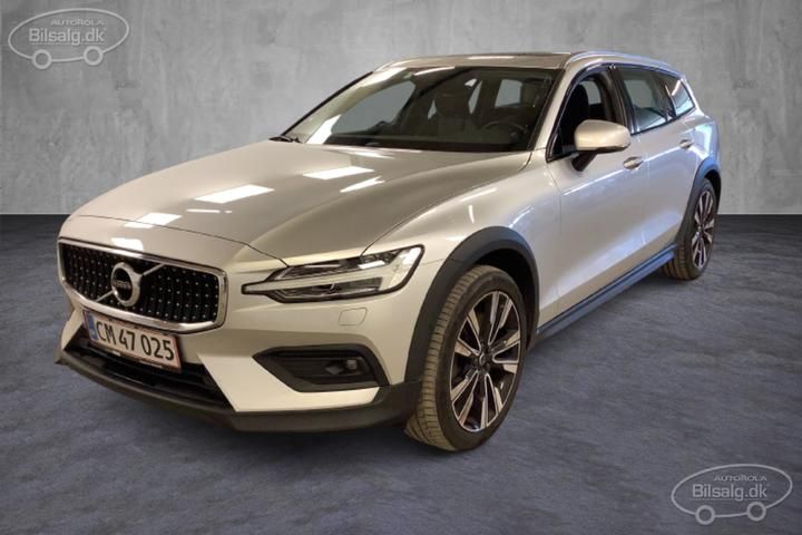 Volvo V60 cross country (2019)