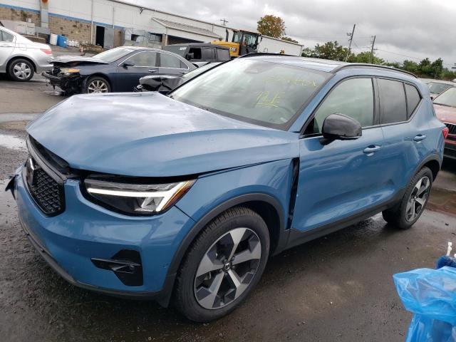 Volvo Xc40 plus (2023)