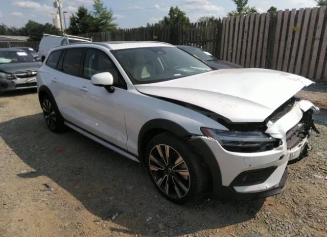 Volvo V60 cross country (2023)