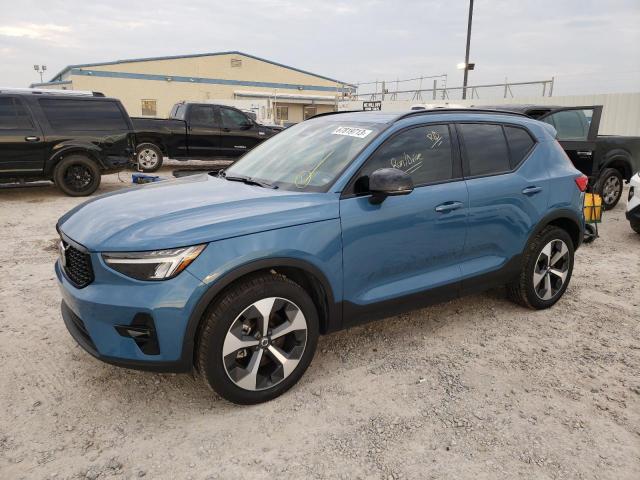 Volvo Xc40 plus (2023)