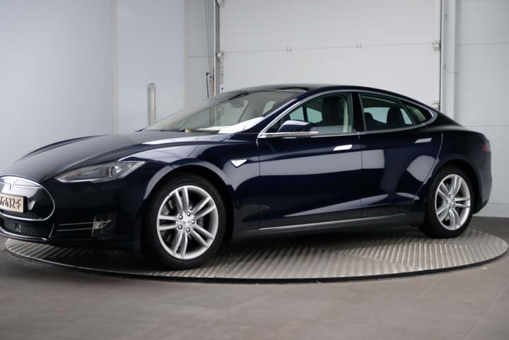 Tesla Model s (2015)