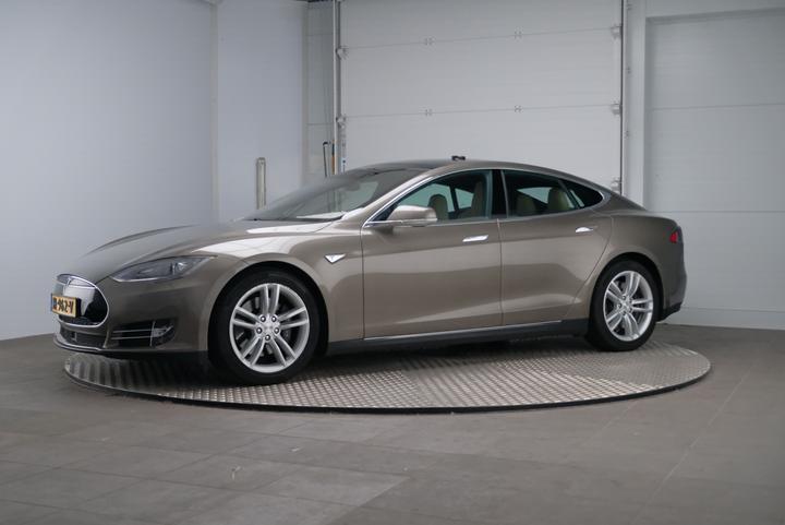 Tesla Model s (2016)