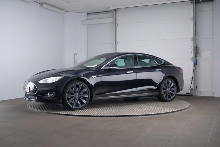 Tesla Model s (2015)
