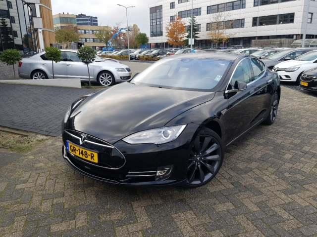 Tesla Model (2015)