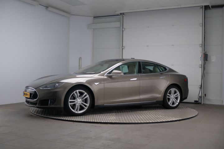 Tesla Model s (2015)