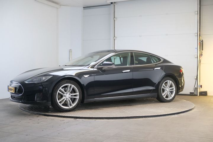Tesla Model s (2016)