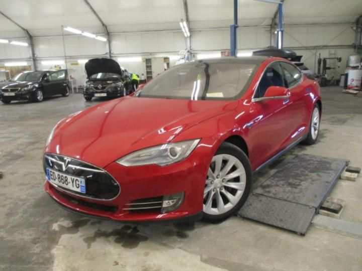 Tesla Model s (2016)