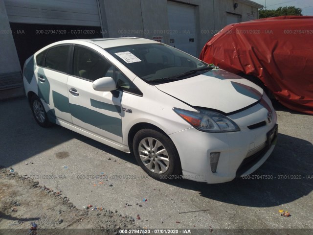 Toyota Prius plug-in (2014)