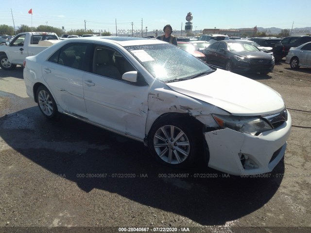 Toyota Camry hybrid (2014)