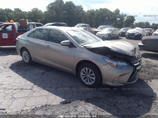 Toyota Camry hybrid (2015)