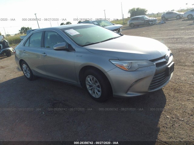 Toyota Camry hybrid (2016)