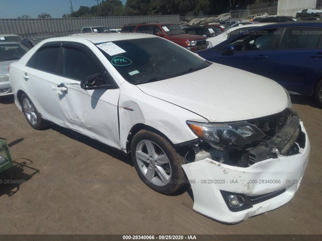 Toyota Camry hybrid (2014)
