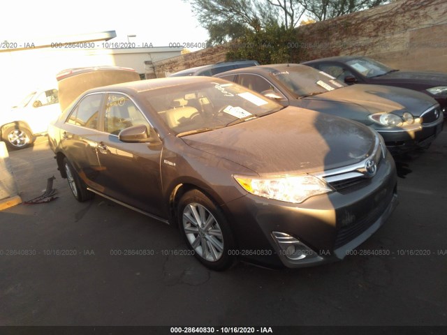 Toyota Camry hybrid (2014)