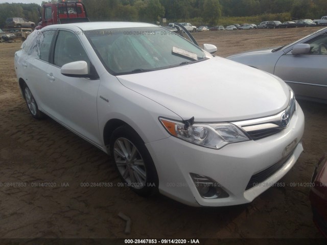 Toyota Camry hybrid (2014)