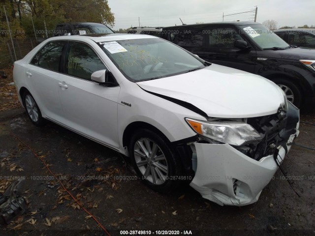 Toyota Camry hybrid (2013)
