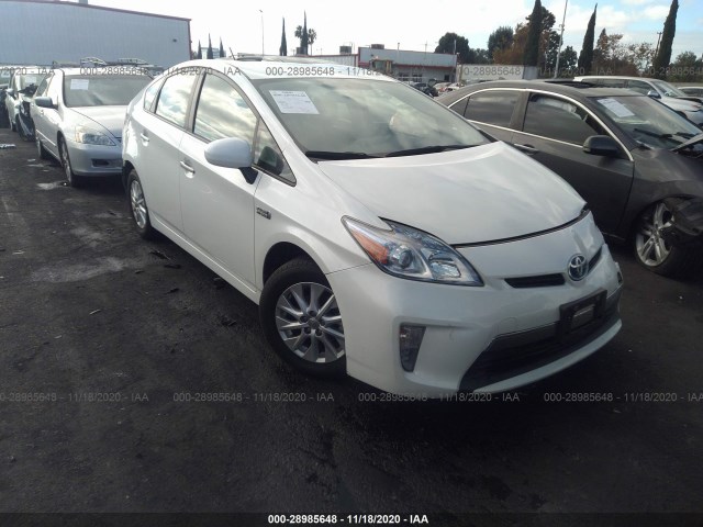 Toyota Prius plug-in (2014)