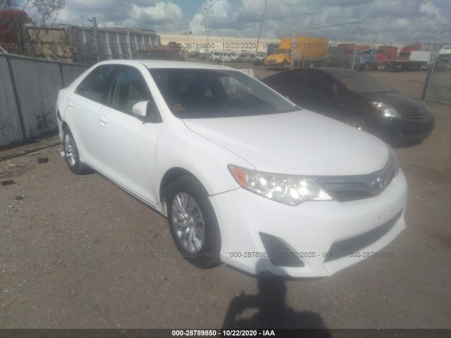 Toyota Camry le a (2012)