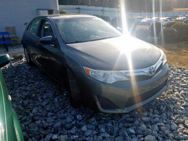 Toyota Camry base (2012)