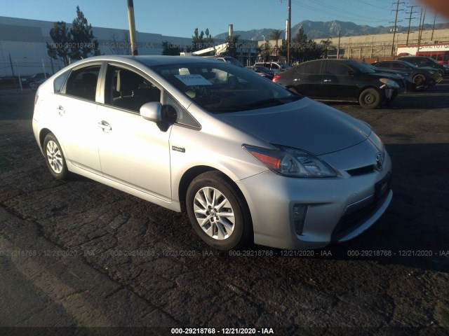 Toyota Prius plug-in (2014)