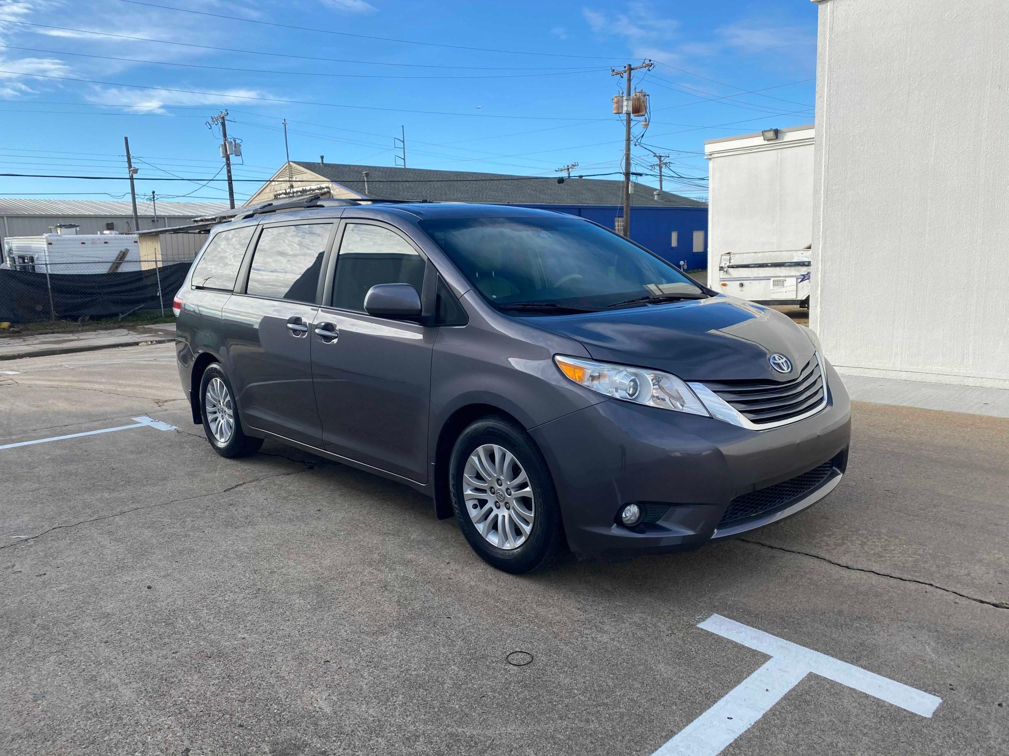 Toyota Sienna xle (2012)