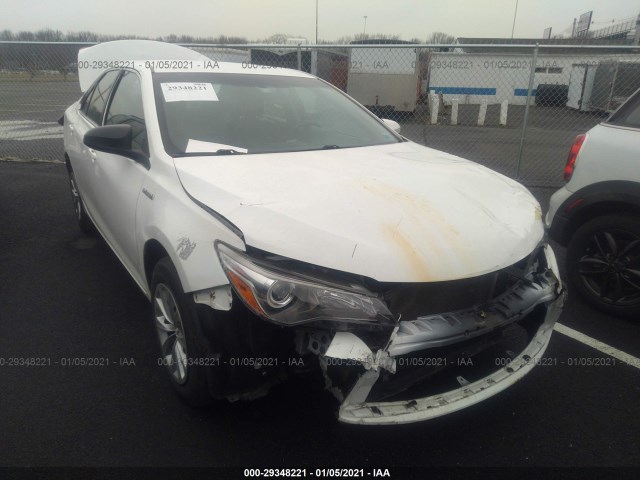 Toyota Camry hybrid (2015)