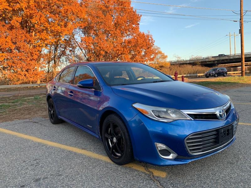 Toyota Avalon hyb (2015)