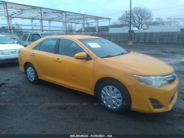 Toyota Camry hybrid (2014)