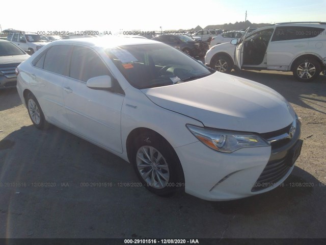 Toyota Camry hybrid (2015)