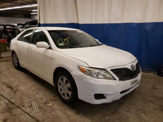 Toyota Camry base (2011)